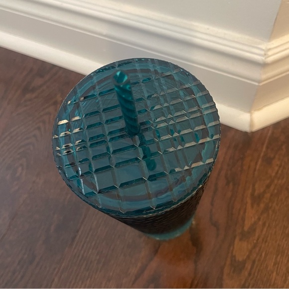 Starbucks Cup - Picture 2 of 3